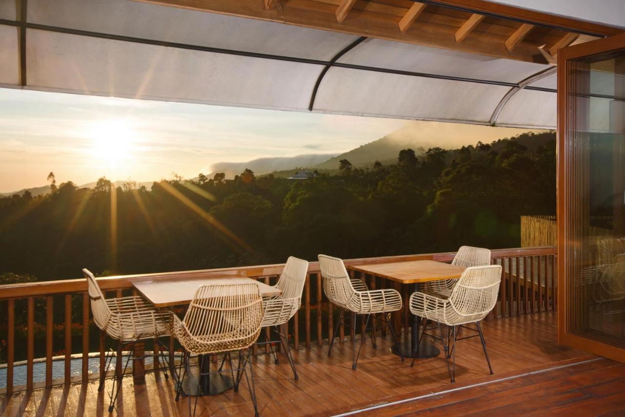 Giriwood Hotel & Villa 문덕 외부 사진