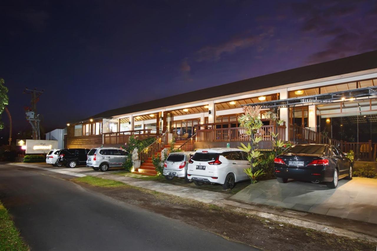 Giriwood Hotel & Villa 문덕 외부 사진
