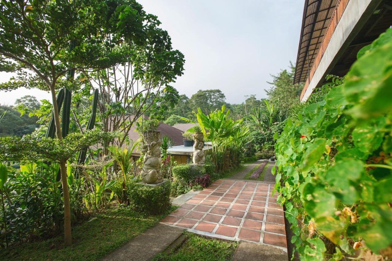 Giriwood Hotel & Villa 문덕 외부 사진