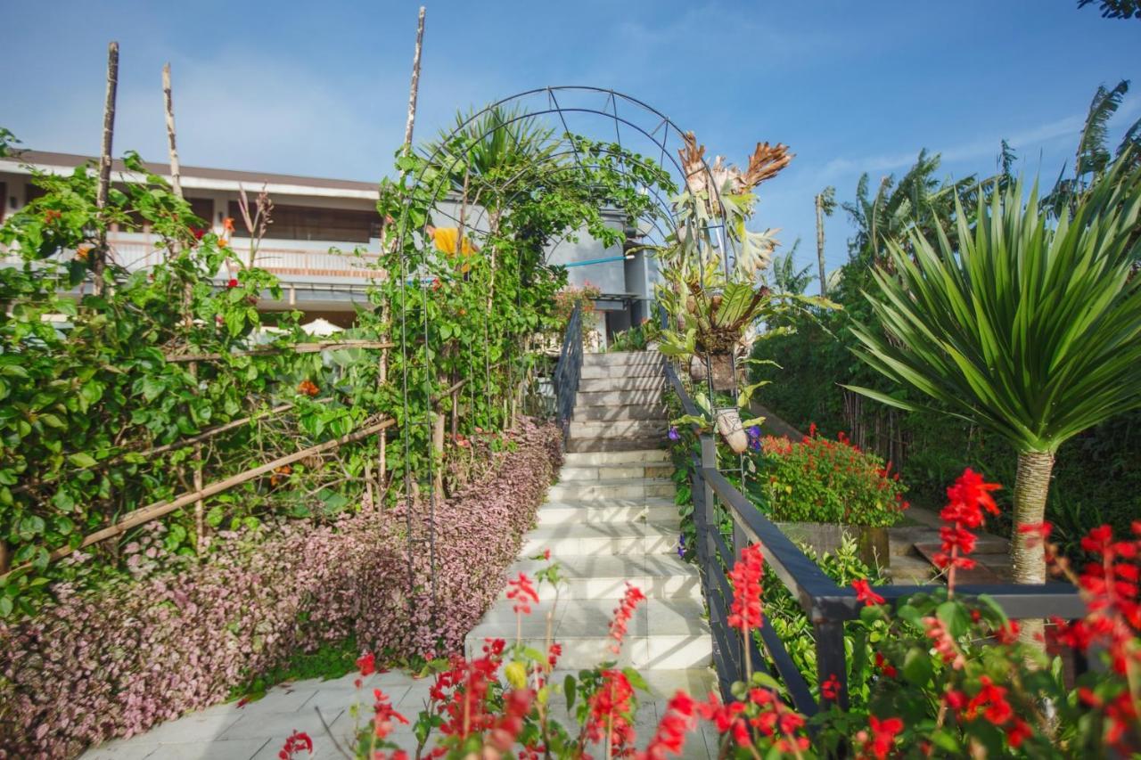 Giriwood Hotel & Villa 문덕 외부 사진
