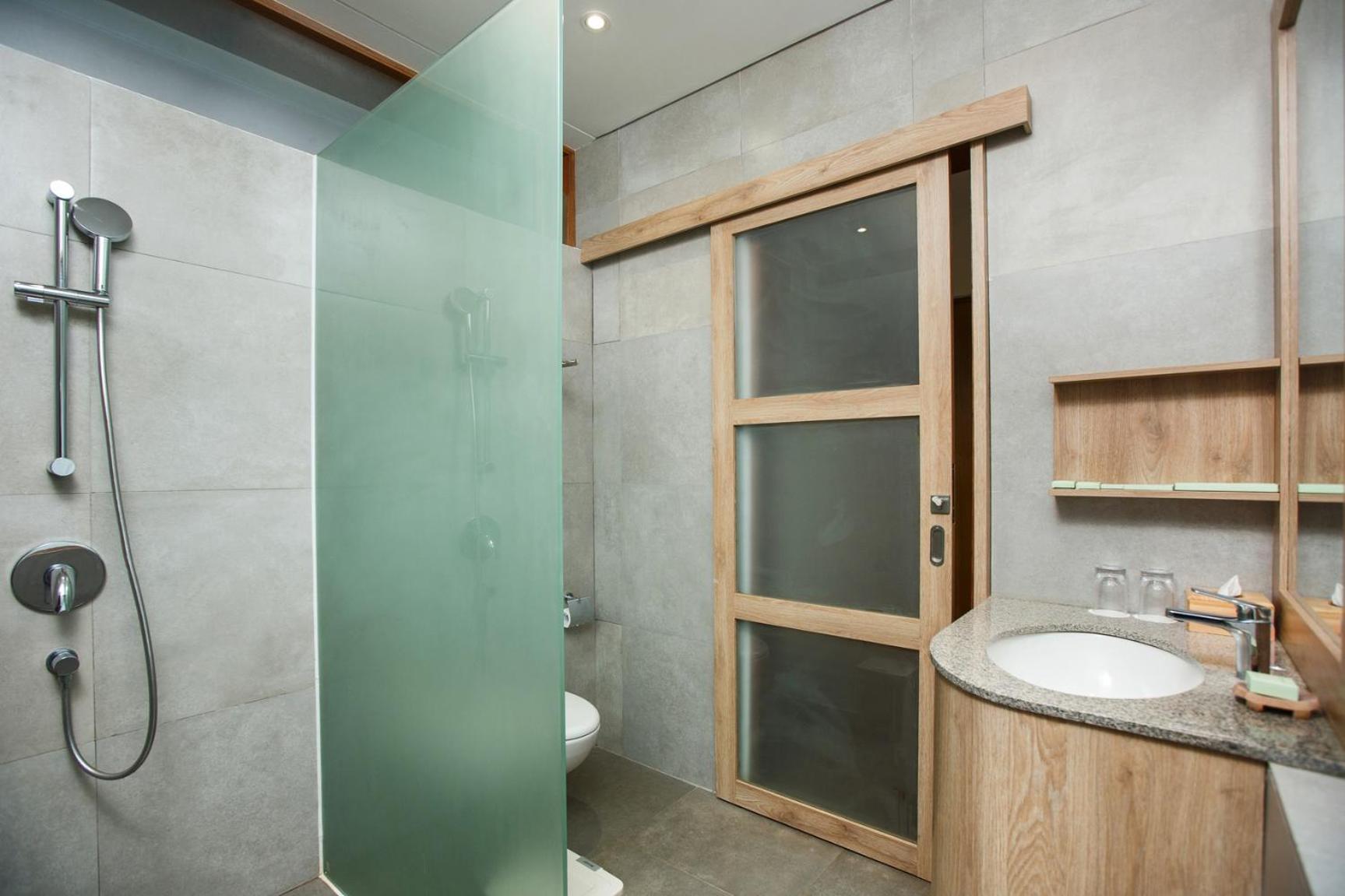 Giriwood Hotel & Villa 문덕 객실 사진
